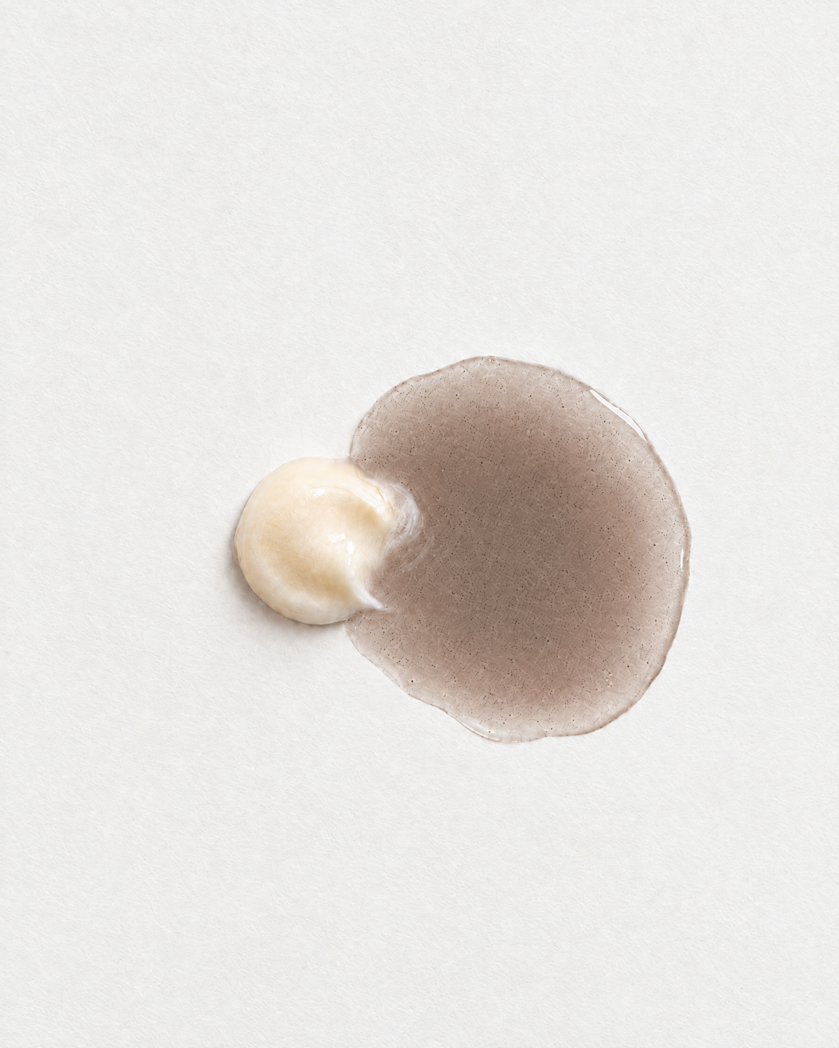 Cream and mineral serum textures, ready to mix